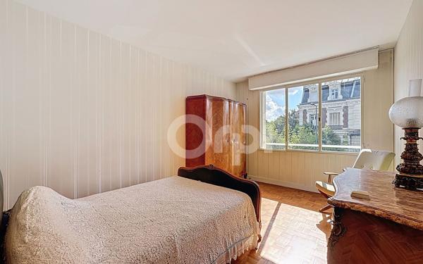 Appartement à vendre    3 pièces • 93,84 m2 Fontenay-sous-Bois