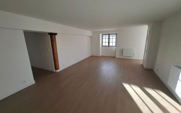 Appartement à louer    4 pièces • 90,26 m2 Compiègne