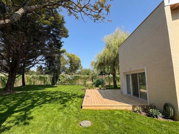 Au calme - Maison neuve avec jardin - Au pied du tramway