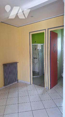 A VENDRE à ERNEE (53500)  en Mayenne.
Pavillon à rénover, comprenant :
- en rez de chaussée s...
