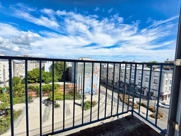 Vente                                                      Appartement
                        
                     2 pièces                      47 m2                     à Brest