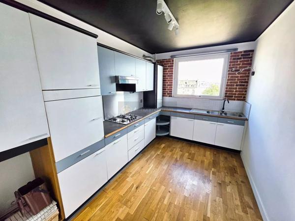 Vente                                                      Appartement
                        
                     2 pièces                      47 m2                     à Brest