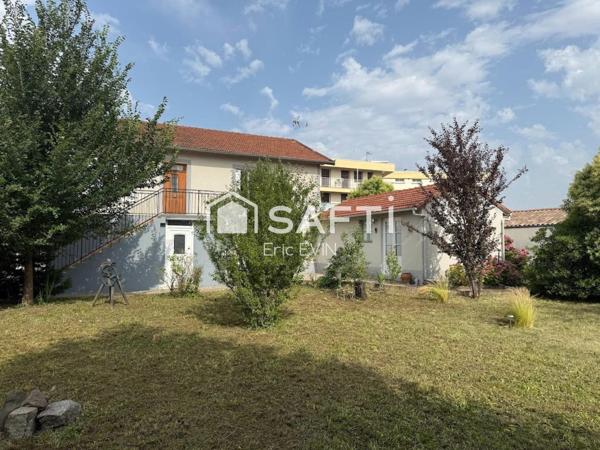 Très belle maison libre de suite de 164 m2 habitable sur terrain joliment arboré et fleuri de 952 m2