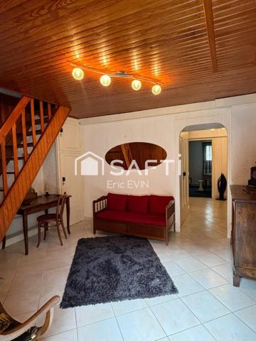Grande et  belle maison  familiale libre de suite de 164 m2 habitable - Terrain clos de 952 m2, joliment arboré et fleuri