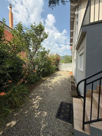 Grande et  belle maison  familiale libre de suite de 164 m2 habitable - Terrain clos de 952 m2, joliment arboré et fleuri