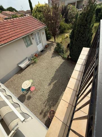 Grande et  belle maison  familiale libre de suite de 164 m2 habitable - Terrain clos de 952 m2, joliment arboré et fleuri
