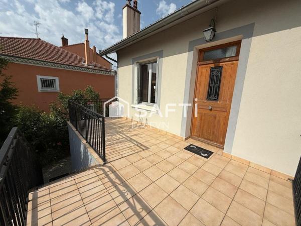 Très belle maison libre de suite de 164 m2 habitable sur terrain joliment arboré et fleuri de 952 m2