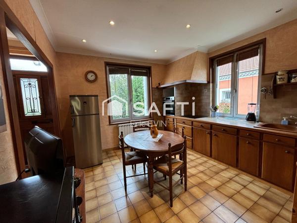 Très belle maison libre de suite de 164 m2 habitable sur terrain joliment arboré et fleuri de 952 m2