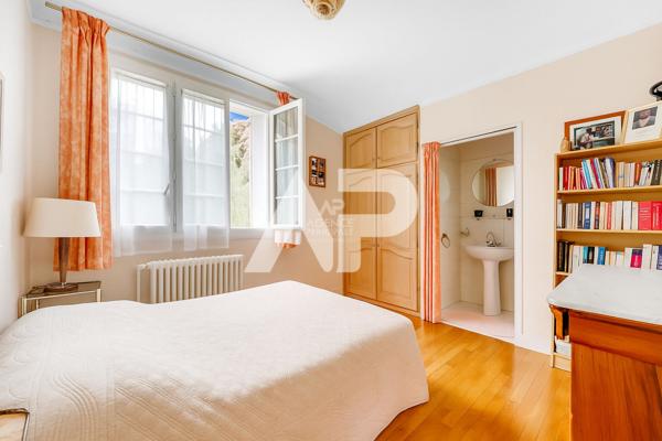 SEVRES CROIX BOSSET- MAISON FAMILIALE €1 245 000 ** - Référence 554-S