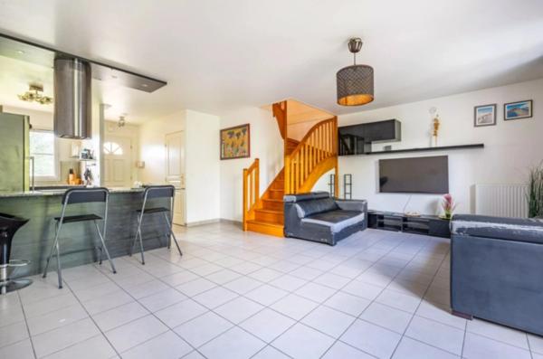 Maison à vendre avec jardin et garage – Marcoussis (91)