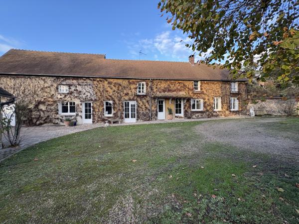 Hécourt (27120) Propriété rare dans un environnement tres calme avec accès au bord de l'Eure