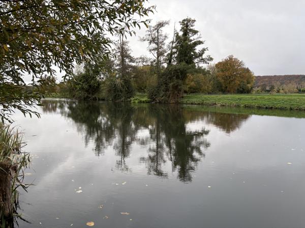 Hécourt (27120) Propriété rare dans un environnement tres calme avec accès au bord de l'Eure