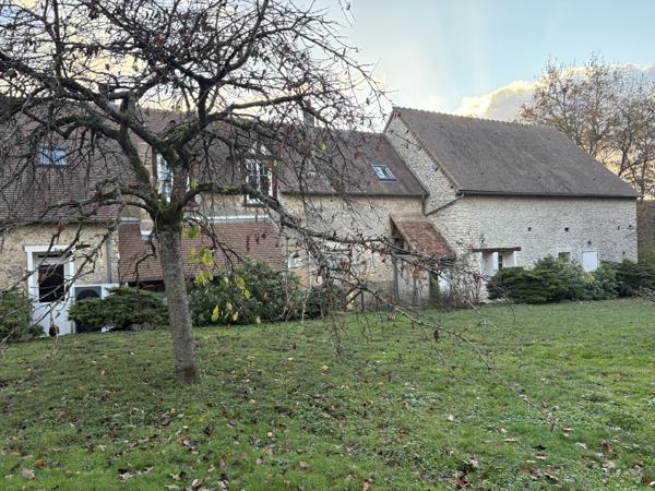 Hécourt (27120) Propriété rare dans un environnement tres calme avec accès au bord de l'Eure