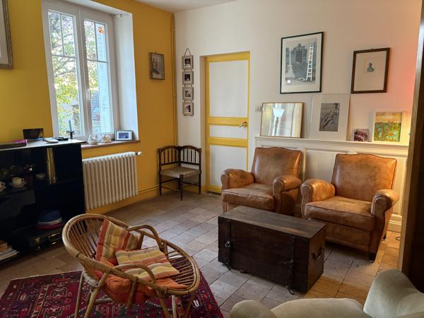 Hécourt (27120) Propriété rare dans un environnement tres calme avec accès au bord de l'Eure