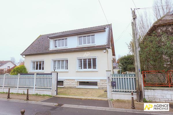 Maison Maisons Laffitte 6 pièce(s) 144 m2 Loyer 3 900 €/mois charges comprises **  - Référence  13641