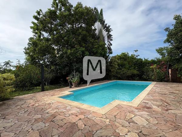 DPT GUYANE, à vendre MACOURIA maison T5 de 119 m²  avec piscine