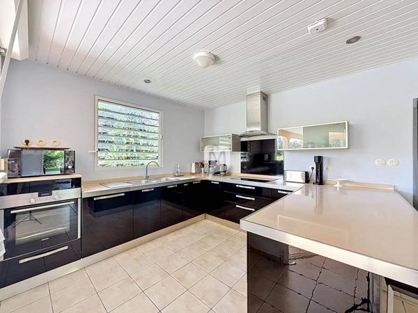 DPT GUYANE, à vendre MACOURIA maison T5 de 119 m²  avec piscine