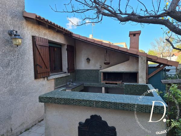 Agréable Villa familiale non jumélée avec piscine, volumes rares et dépendances.