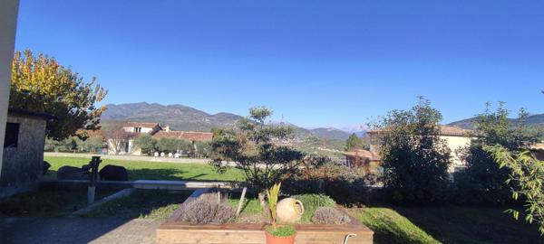 Maison rénovée en position dominante