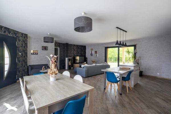 Maison à vendre |                                       Ruffec |                                        5 pièces  |  131 m²
