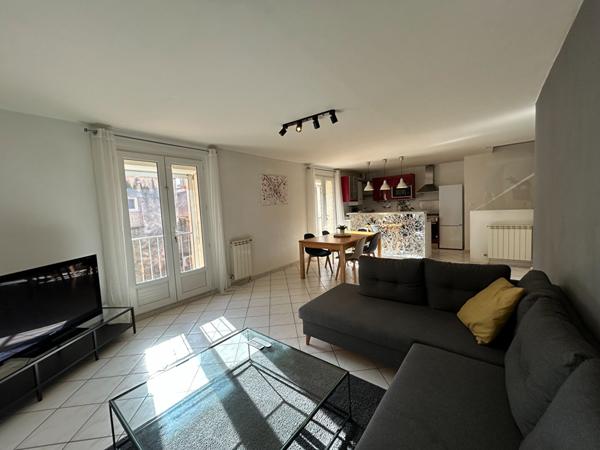 Appartement Gardanne 3 pièces 63 m2 carrez (81m² au sol) - Place de parking privative + cave