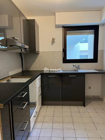 Location Appartement 3 pièces 80.7 m² - Paris 75017