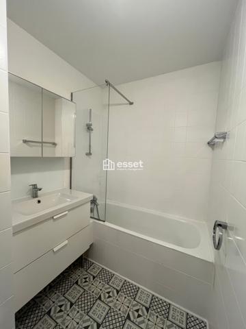 Location Appartement 3 pièces 80.7 m² - Paris 75017