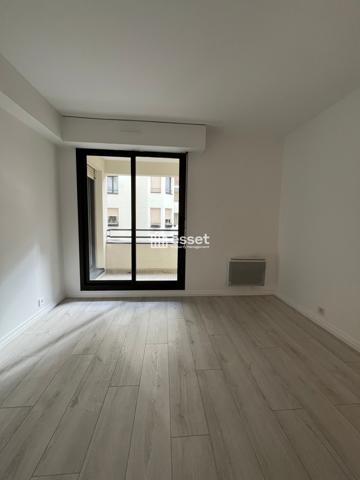 Location Appartement 3 pièces 80.7 m² - Paris 75017