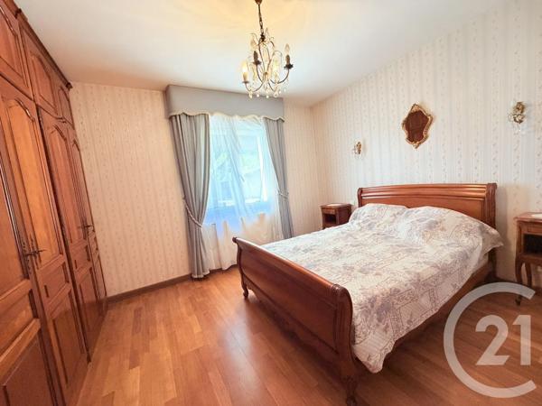 Maison à vendre  6 pièces - 130 m 2   JARD SUR MER  - 85