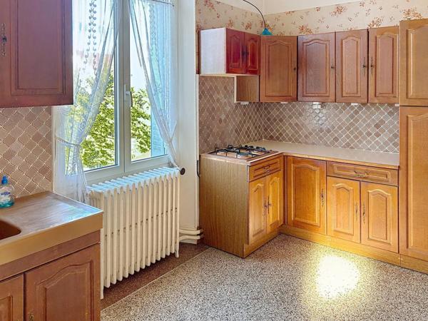 Maison 6 pièces- 115 m2- 4 chambres et jardin de 460 m².