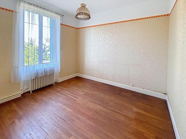 Maison 6 pièces- 115 m2- 4 chambres et jardin de 460 m².