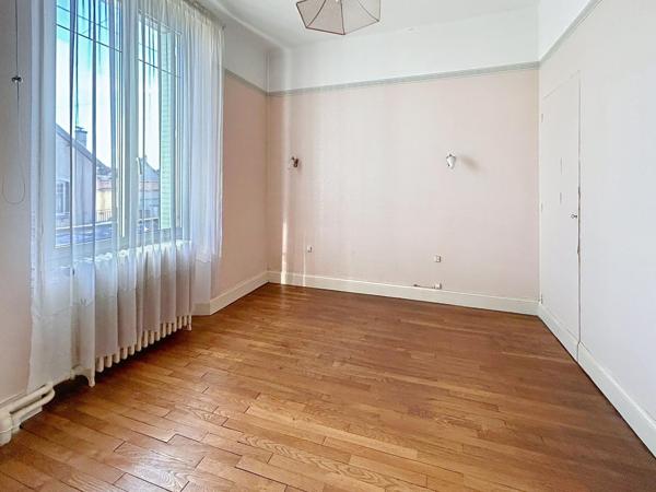 Maison 6 pièces- 115 m2- 4 chambres et jardin de 460 m².