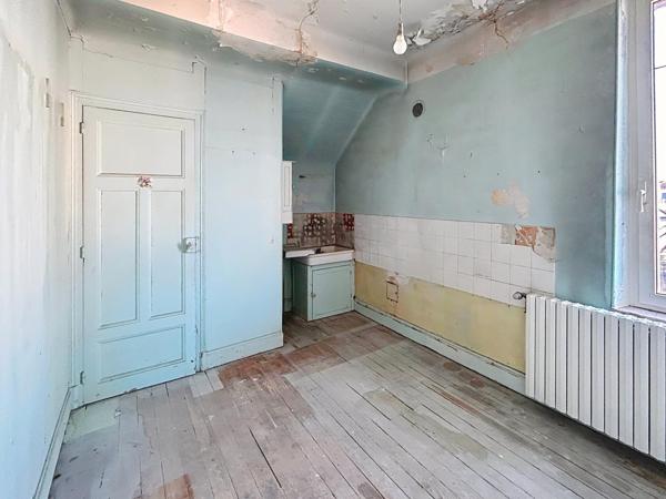 Maison 6 pièces- 115 m2- 4 chambres et jardin de 460 m².