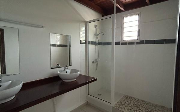 Appartement à louer    2 pièces •  Remire-Montjoly