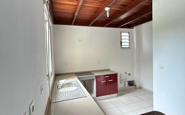 Appartement à louer    2 pièces •  Remire-Montjoly