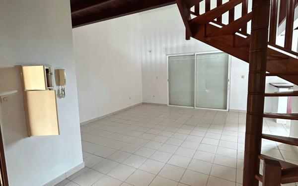 Appartement à louer    2 pièces •  Remire-Montjoly