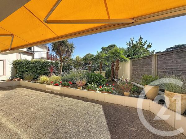 Appartement F4 à vendre  4 pièces - 98 m 2   LA BAULE  - 44