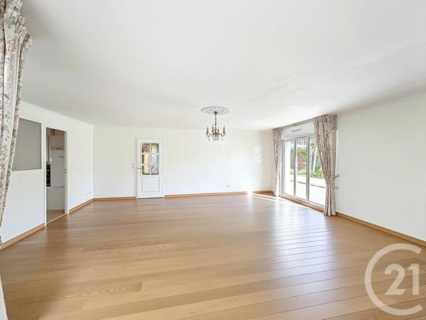 Appartement F4 à vendre  4 pièces - 98 m 2   LA BAULE  - 44