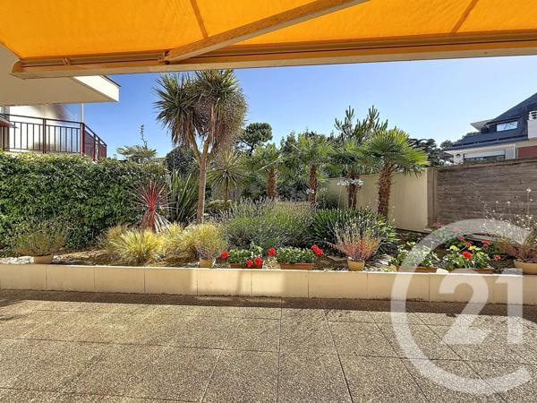 Appartement F4 à vendre  4 pièces - 98 m 2   LA BAULE  - 44