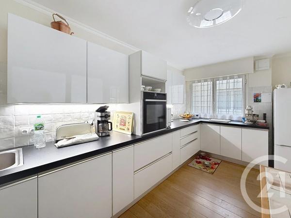 Appartement F4 à vendre  4 pièces - 98 m 2   LA BAULE  - 44