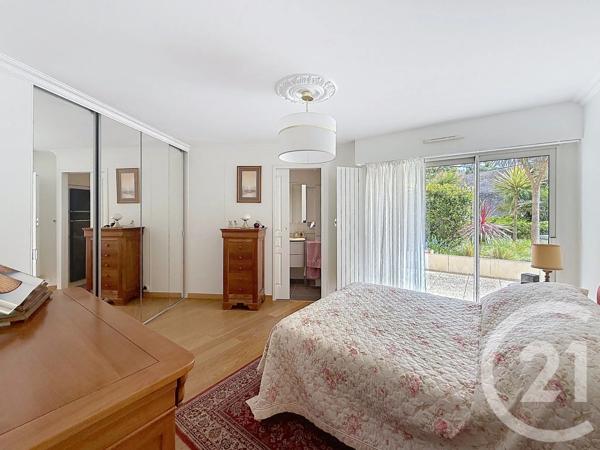 Appartement F4 à vendre  4 pièces - 98 m 2   LA BAULE  - 44