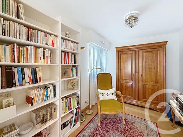 Appartement F4 à vendre  4 pièces - 98 m 2   LA BAULE  - 44