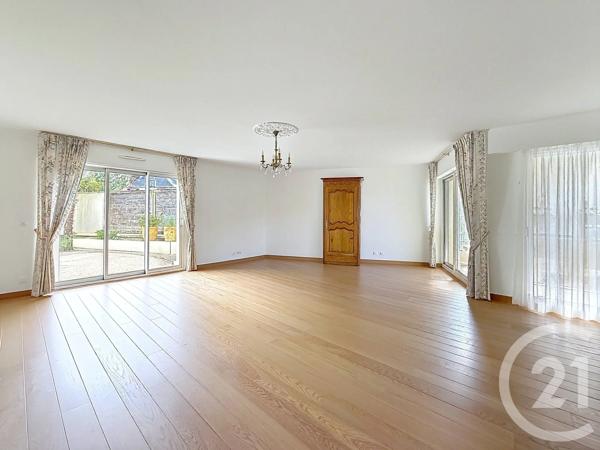 Appartement F4 à vendre  4 pièces - 98 m 2   LA BAULE  - 44