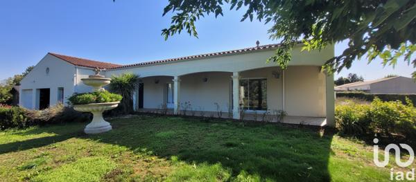 Maison à vendre 8 pièces 205 m² Saint-Jean-d'Angély