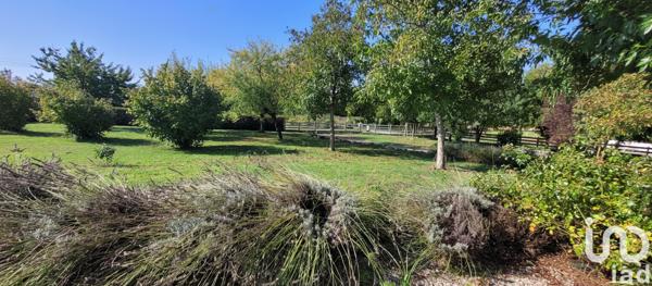 Maison à vendre 8 pièces 205 m² Saint-Jean-d'Angély