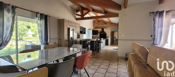 Maison à vendre 8 pièces 205 m² Saint-Jean-d'Angély