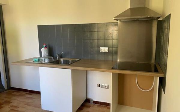 Maison à louer    4 pièces • 73 m2 Coupiac