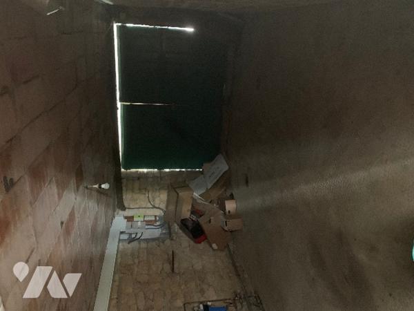 Maison année 60, séjour, deux cuisines, 3 chambres, 2 sde, garage. terrain cloturé. terrasse.