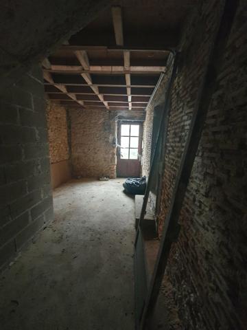 Maison avec travaux pour un projet de rénovation.