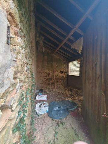 Maison avec travaux pour un projet de rénovation.